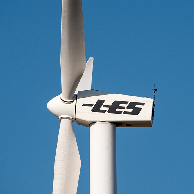 Wind turbine with LES logo